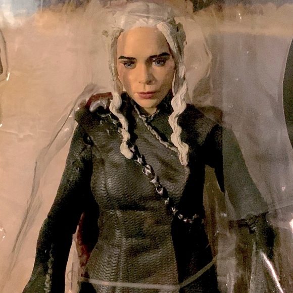 Daenerys Targaryen Game of Thrones Action Figure McFarlane Toys 6 Inch - Picture 2 of 4